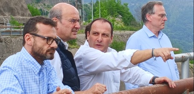 Συνεργαζόμαστε για να περάσουμε από τη θεωρία στην πράξη